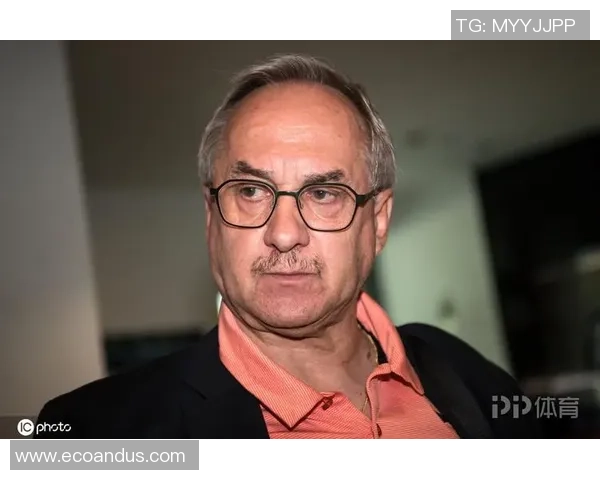 足球明星是否真的缺乏文化素养与教育背景的深度探讨